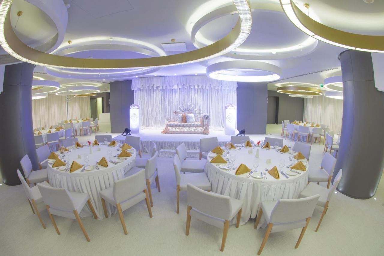 The Act Hotel Sharjah Instalações foto